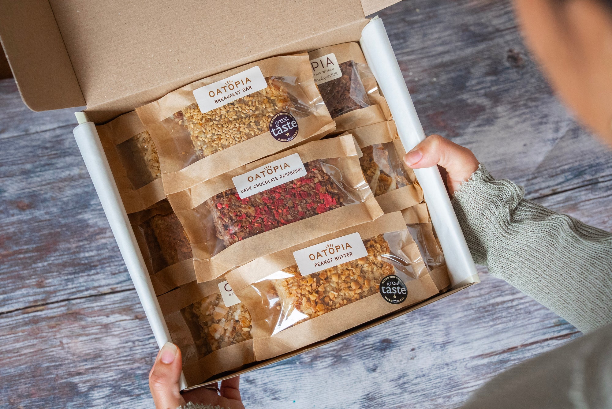 Oatopia Large Vegan Box with assorted flavor of flapjacks
