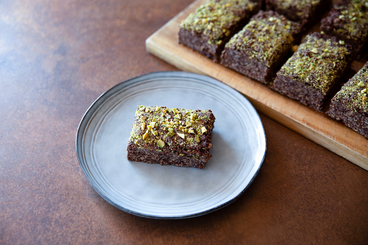 Dark Dubai-style Chocolate Pistachio plant-based Oatopia Flapjack 