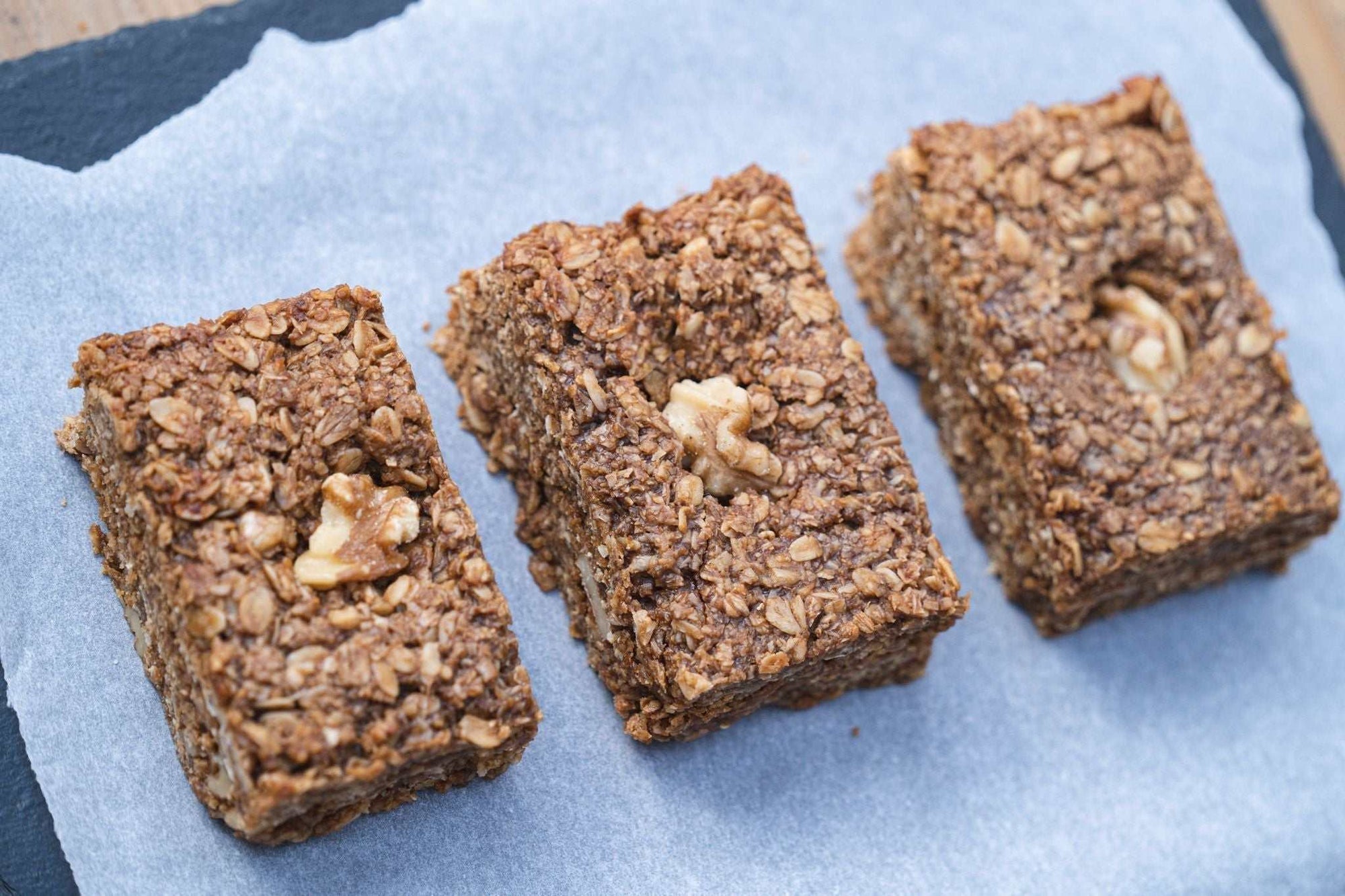Coffee & walnut flapjack gift box with hand-baked oats and walnut topping.